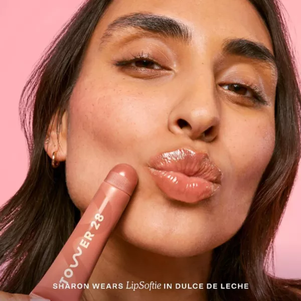 Lipsoftie увлажняющий тонированный бальзам для губ Tower 28 Beauty, цвет dulce de leche — фото 3