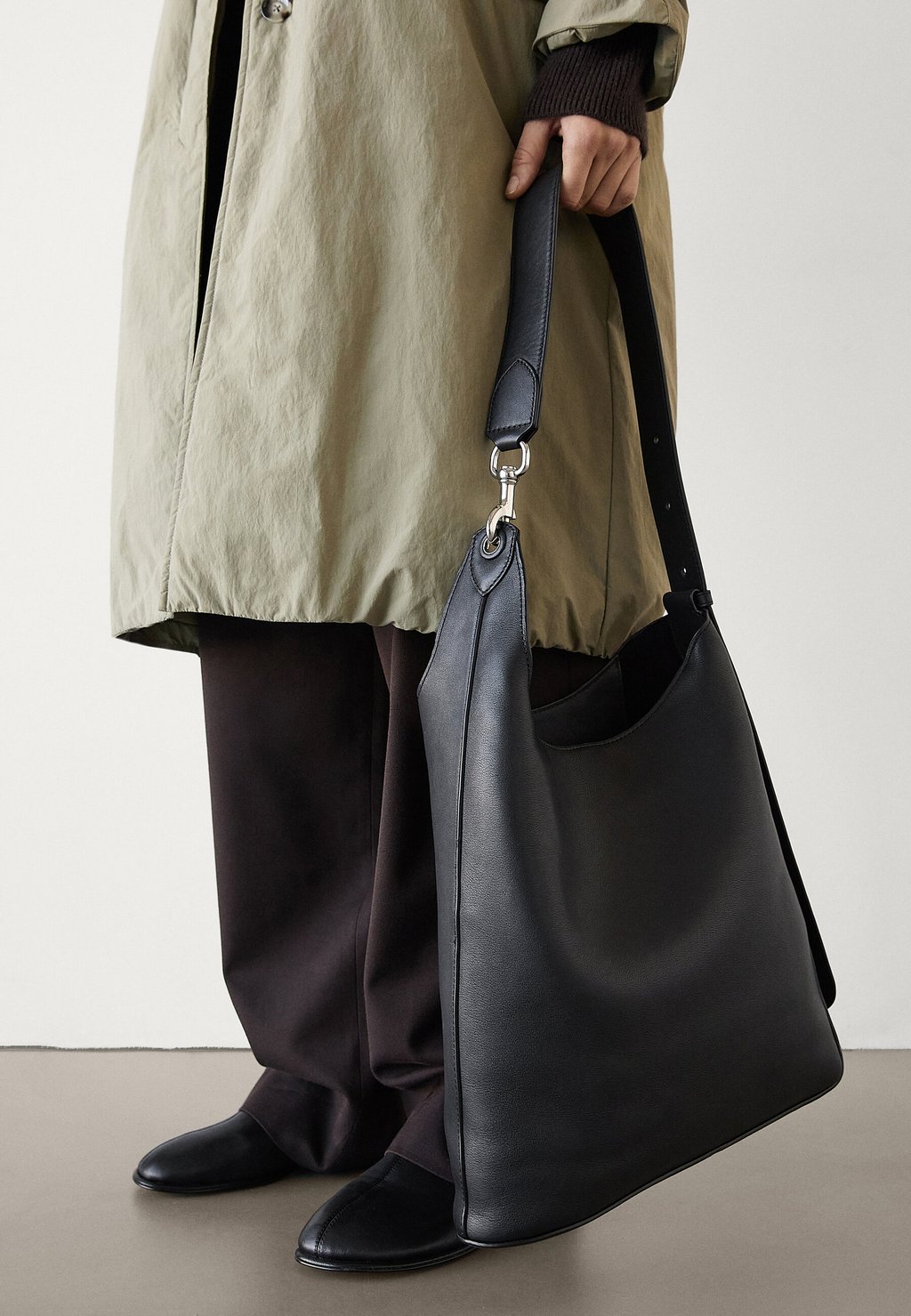

Сумка через плечо BUCKET Massimo Dutti, черный