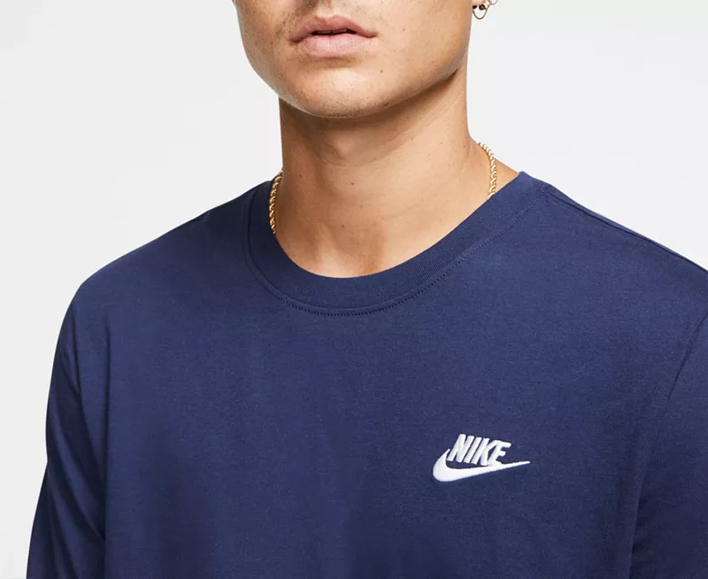 Мужская футболка Nike Sportswear Club, цвет Midnight Navy — фото 4