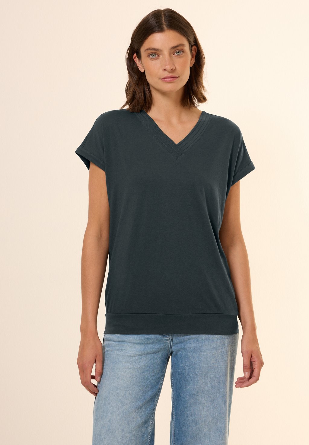 

Базовая футболка V-NECK Cecil, темно-зеленый