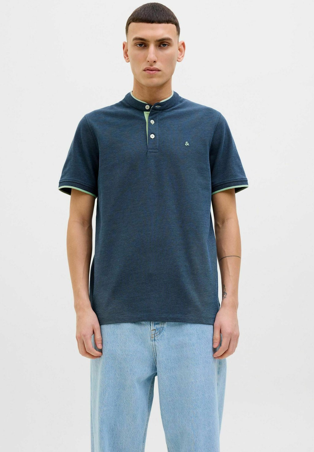 

Базовая футболка JJEPAULOS MAO NOOS Jack & Jones, синий