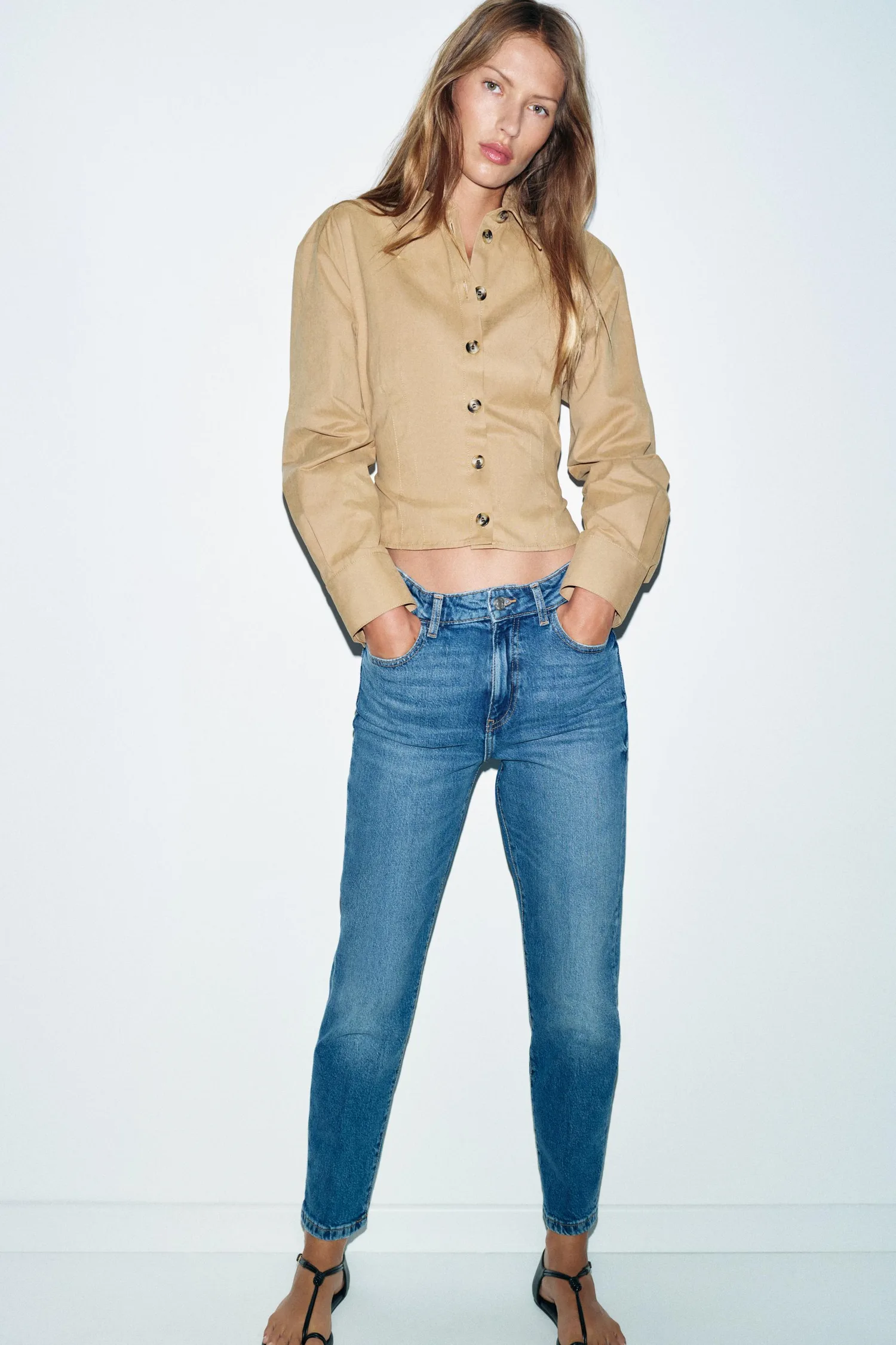 Zara Z.01 джинсы с высокой талией и отглаженными складками, модель «мама»
