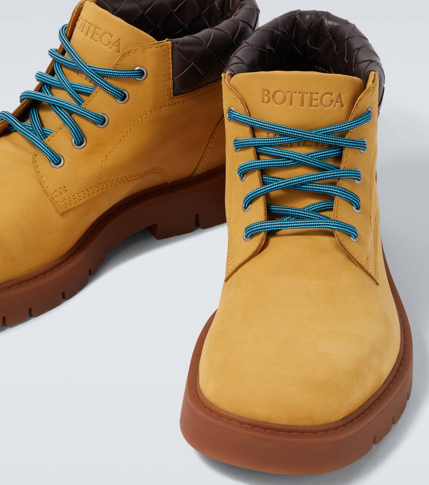 Ботинки шнурованные из кожи пикши Bottega Veneta, Ocre/Fondant — фото 3