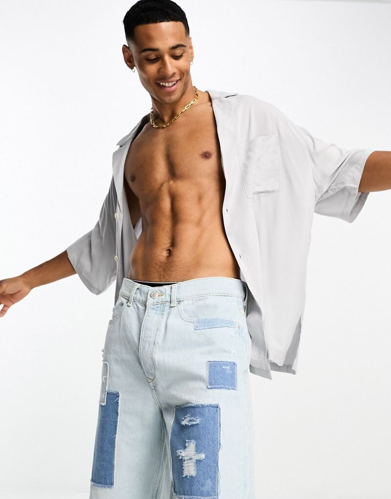 

Светло-серая рубашка для боулинга из вискозы с заниженными плечами и удлиненным кроем ASOS DESIGN