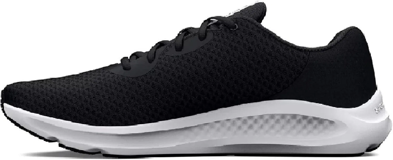 Мужские беговые кроссовки Under Armour UA Charged Pursuit 3 с техническими характеристиками, Black, Black, Metallic Gold — фото 3