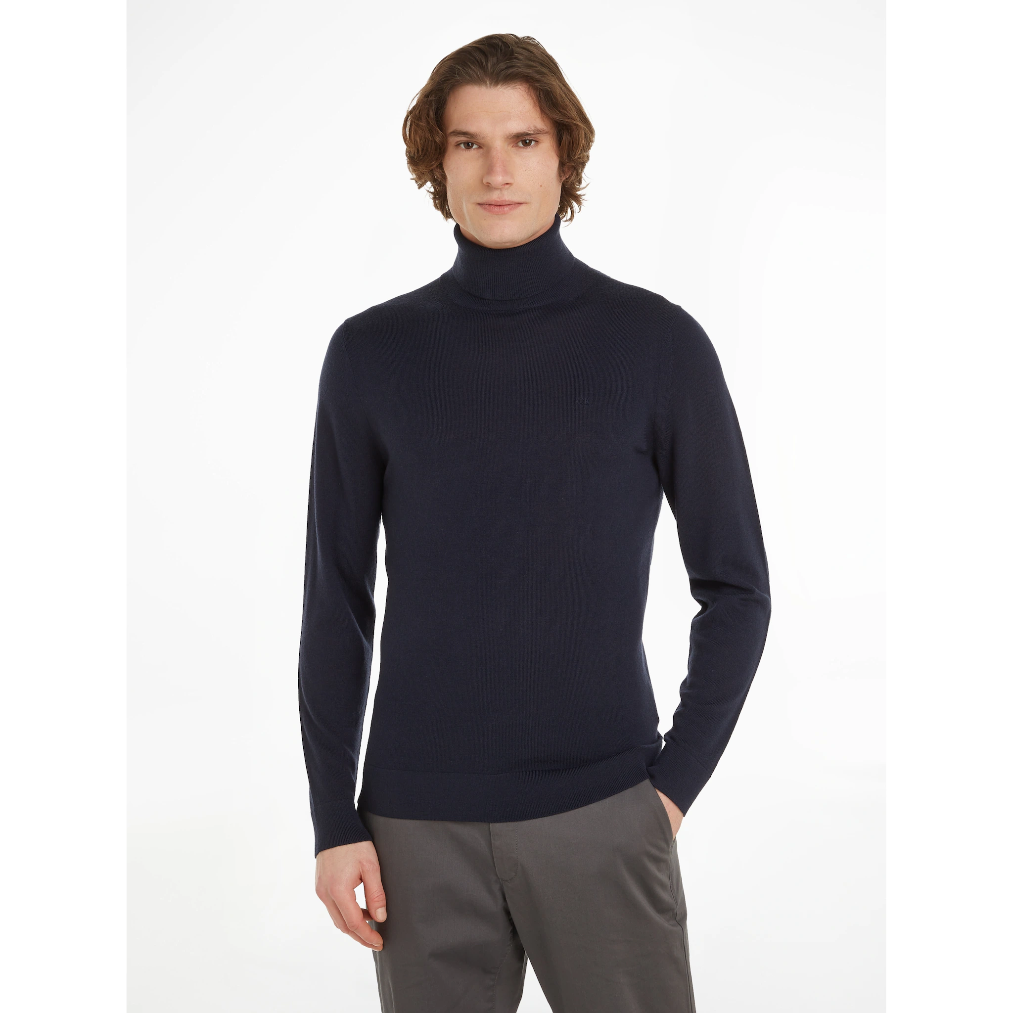 

Свитер с высоким воротником Calvin Klein "SUPERIOR WOOL TURTLE NECK" и вышитым логотипом, цвет Night Sky