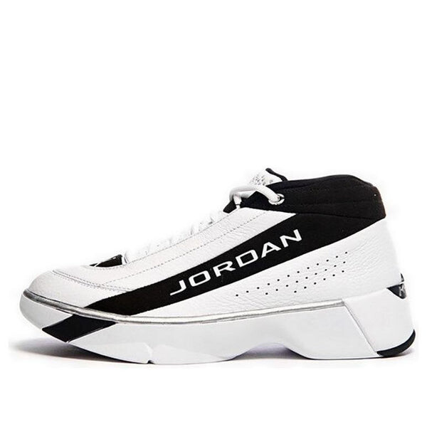 

Демонстрация команды по производству кроссовок Air Jordan, белый