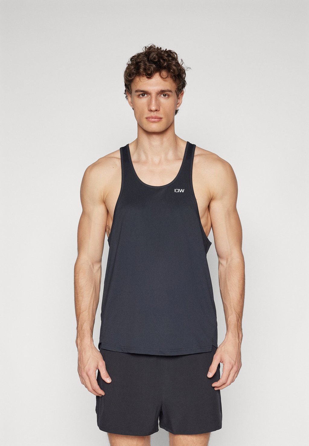

Топ STRIDE STRINGER ICANIWILL, черный
