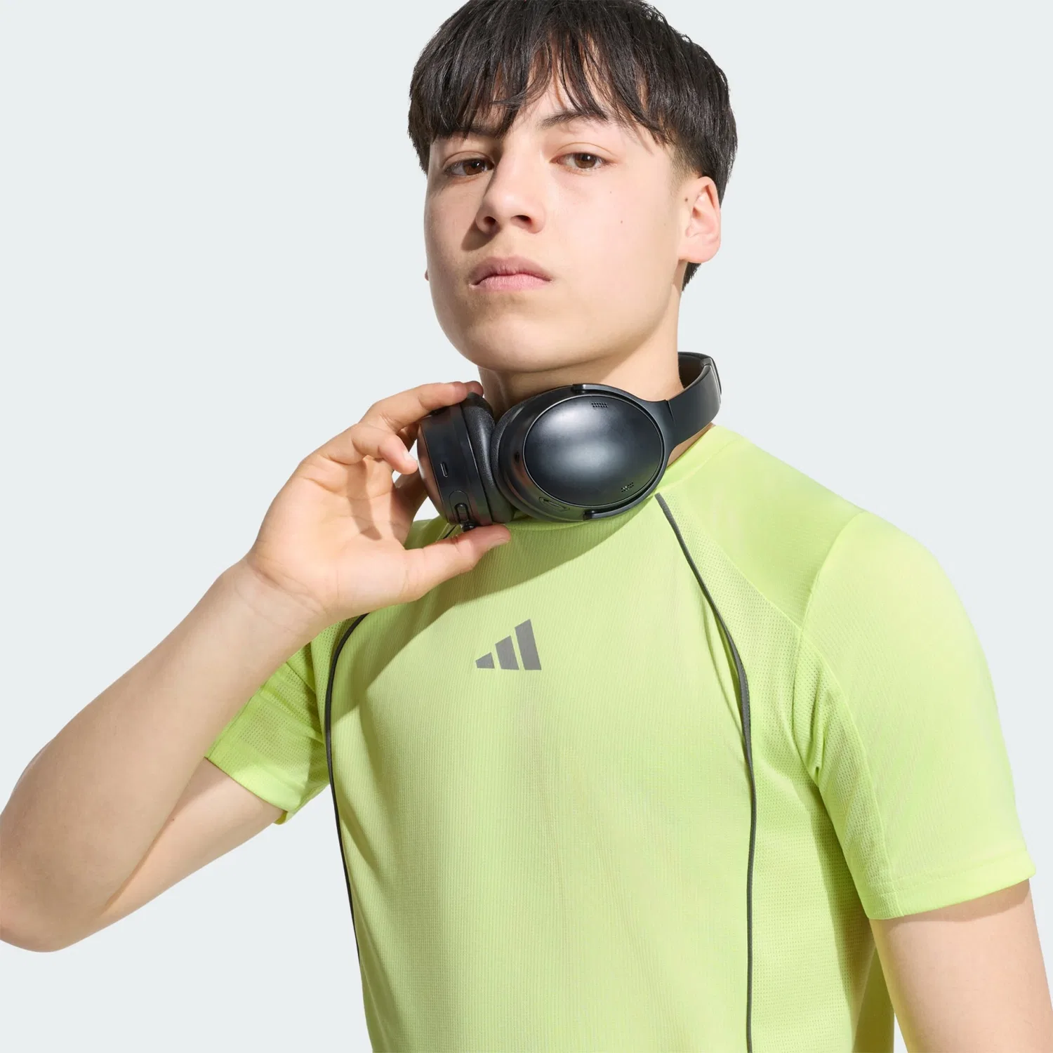Спортивная футболка Adidas Sportswear Performance Shirt Tech Apparel в лимонном цвете — фото 4