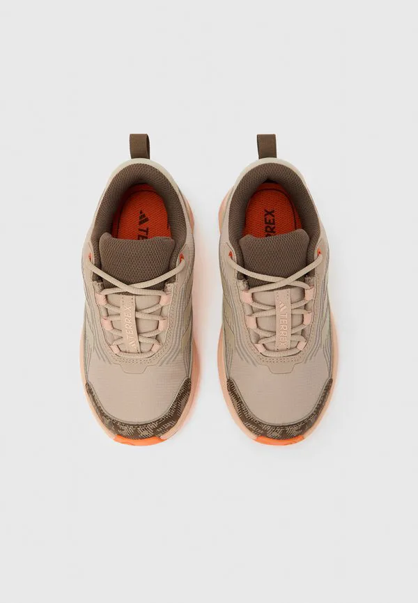 Походные ботинки trailmaker 2 унисекс Adidas Terrex, Taupe/Alumina/Trace Brown — фото 4