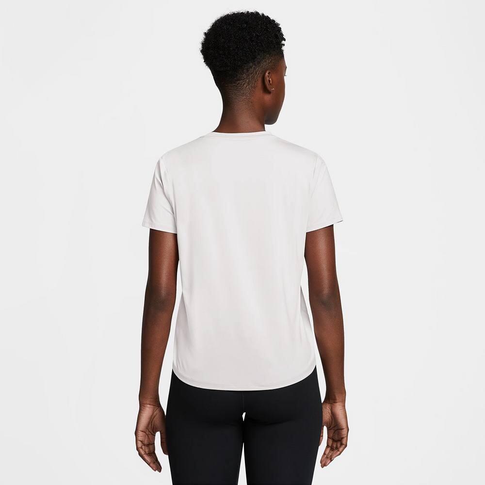 Женская классическая футболка с короткими рукавами Nike One Dri-FIT, черный — фото 2