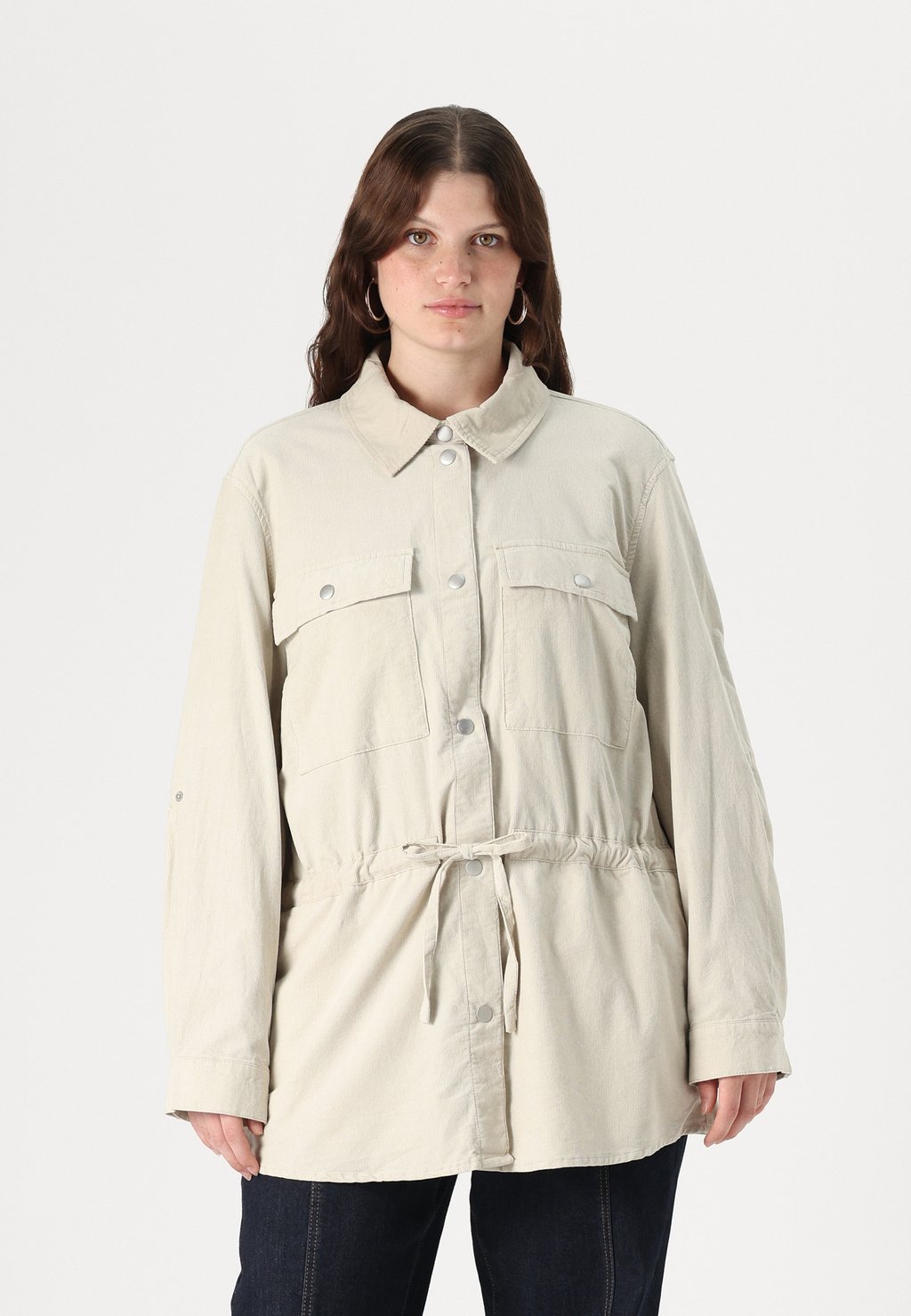 

Легкая куртка CARAIME JACKET ONLY Carmakoma, серебристый