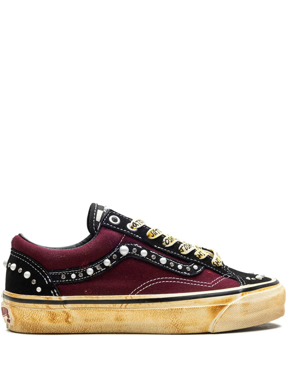 

Кеды OTW Old Skool Reissue 36 из коллаборации с Satoshi Nakamoto Vans, красный