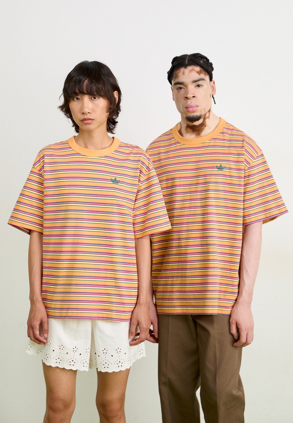 

Футболка с принтом STRIPE TEE UNISEX Adidas Originals, оранжевый