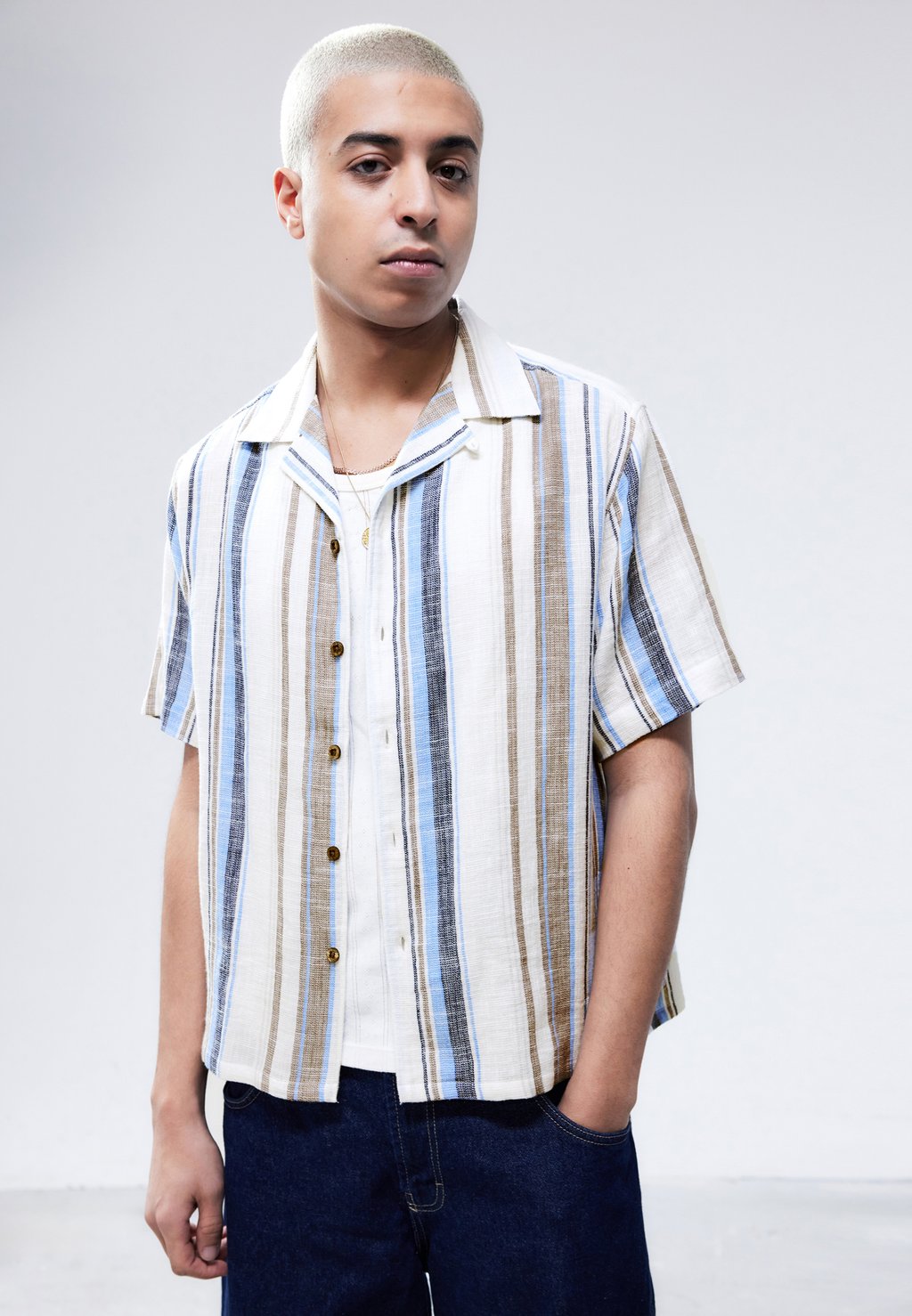 

Рубашка STRIPE GAUZE SHIRT BDG Urban Outfitters, кремовый
