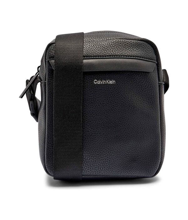 

Маленькая сумочка Calvin Klein, черный
