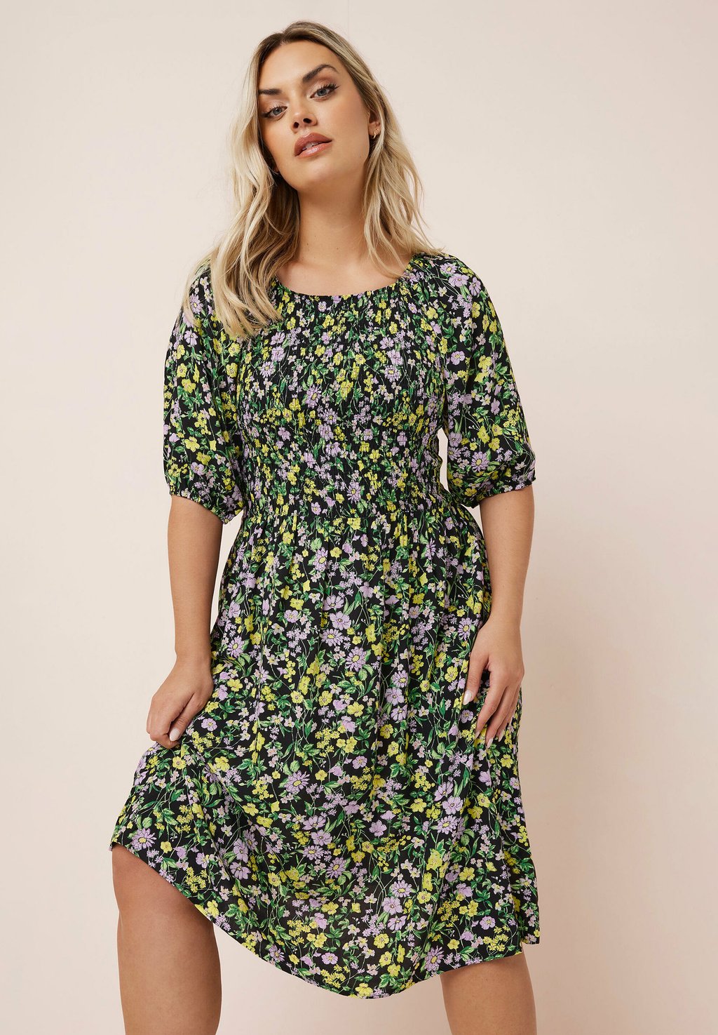 

Повседневное платье FLORAL PRINT SHIRRED MIDI Yours Clothing, сиреневый