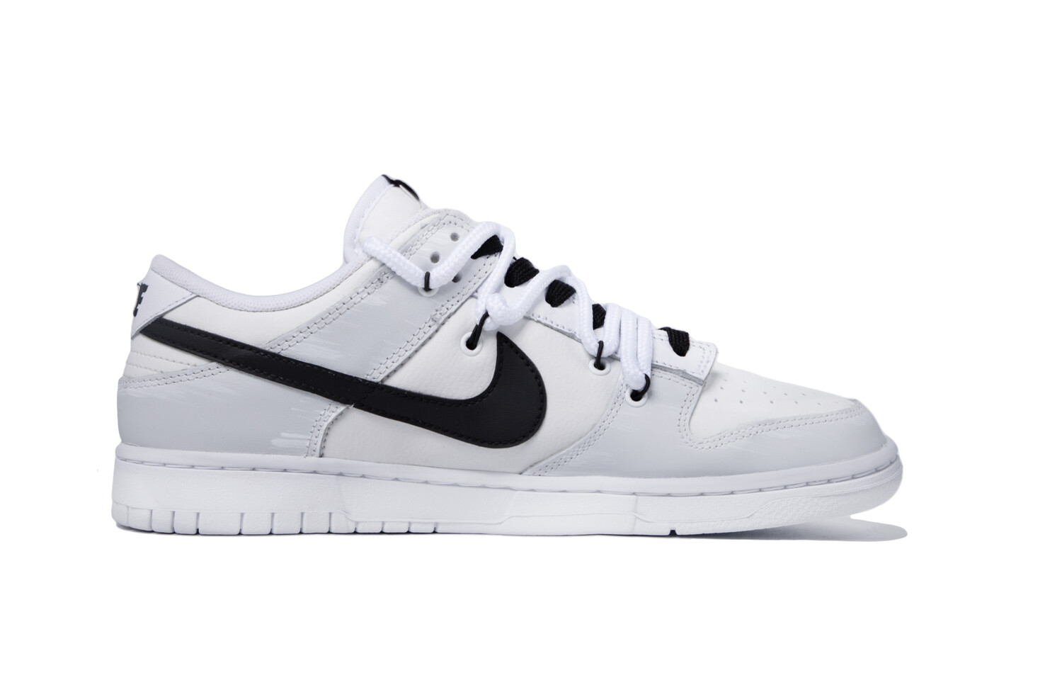 

Кроссовки Nike Dunk Skateboarding Shoes Women's Low-top Black/grey/white, светло-серый