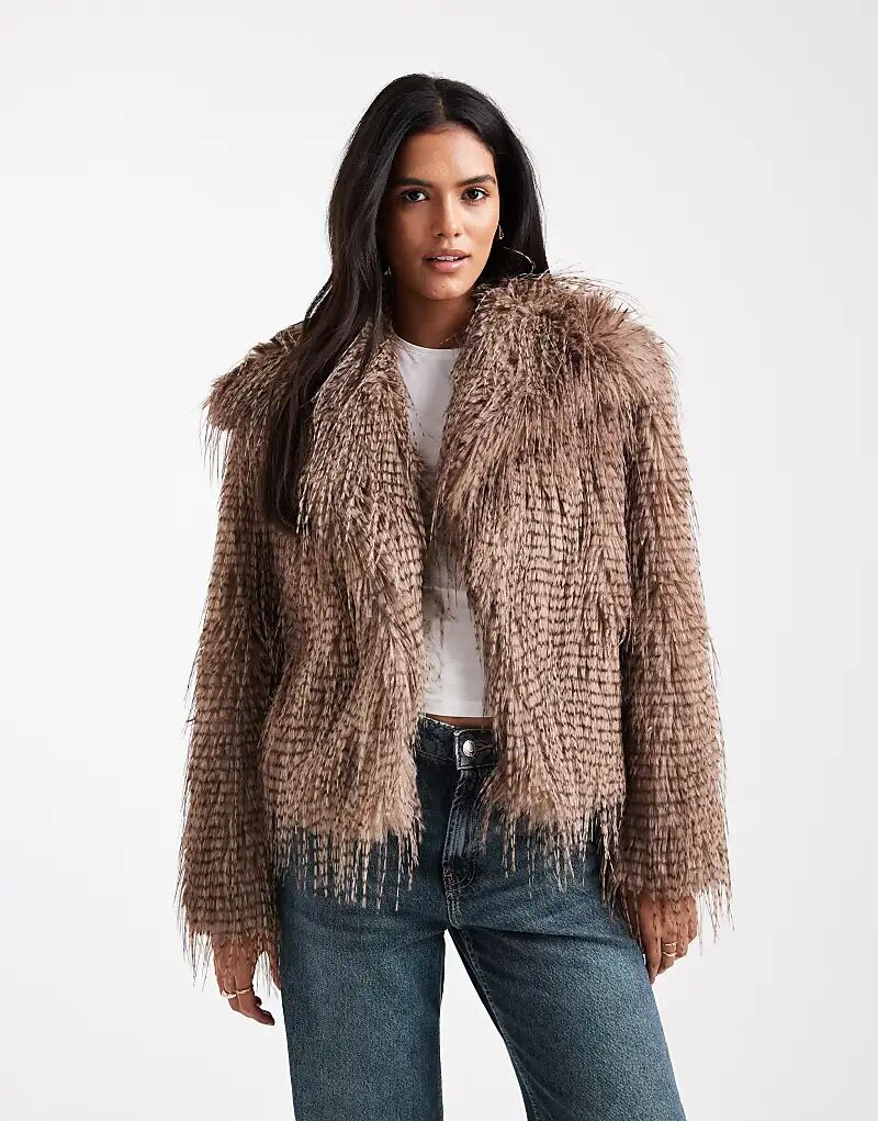 

Короткая куртка из искусственного меха ASOS DESIGN серо-коричневого цвета