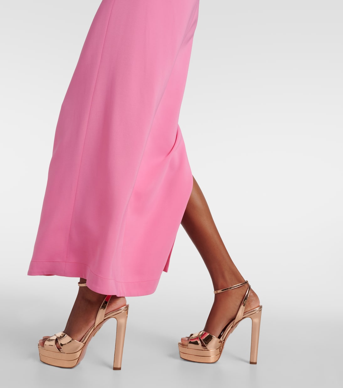 Сандалии Divine из зеркальной кожи на платформе Aquazzura, золотой — фото 4