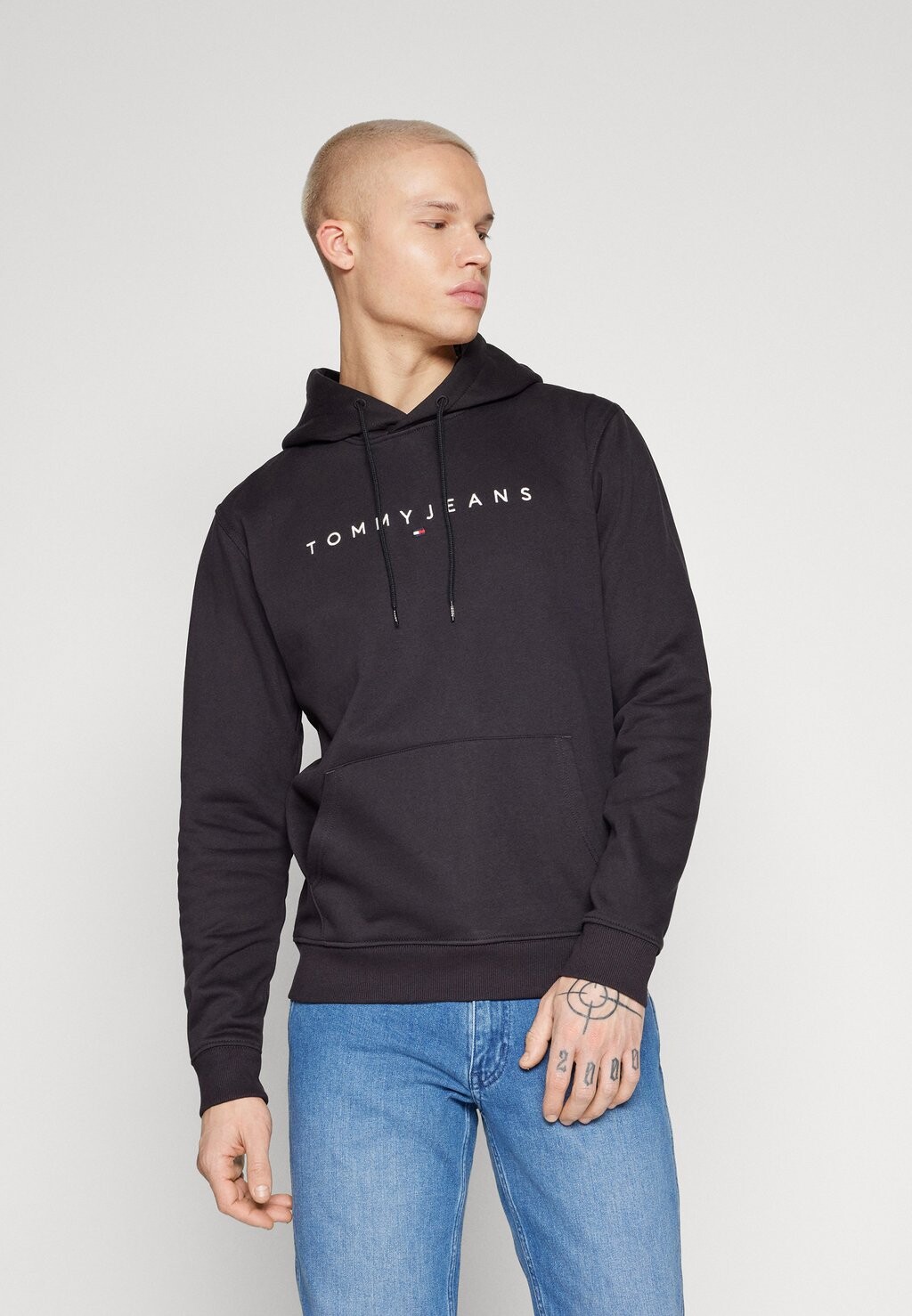 

Толстовка Linear Logo Hoodie Tommy Jeans, черный