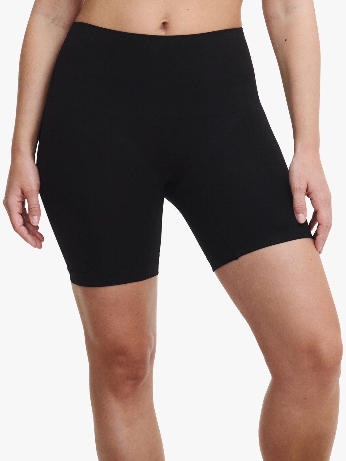 

Легкие шорты Smooth Comfort с высокой талией Chantelle, черный
