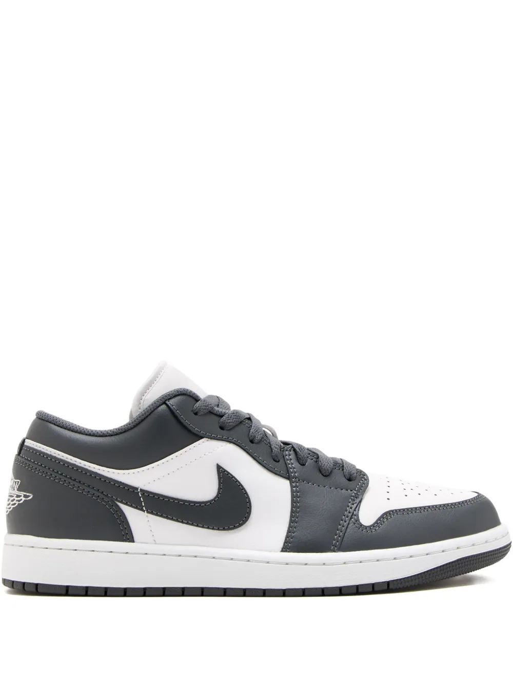 

Кеды на шнуровке Nike, серый