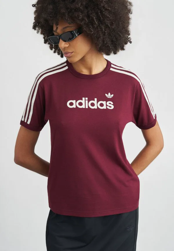 

Футболка с линейным принтом Adidas Originals, Maroon/Off White, Белый, Футболка с линейным принтом Adidas Originals, Maroon/Off White