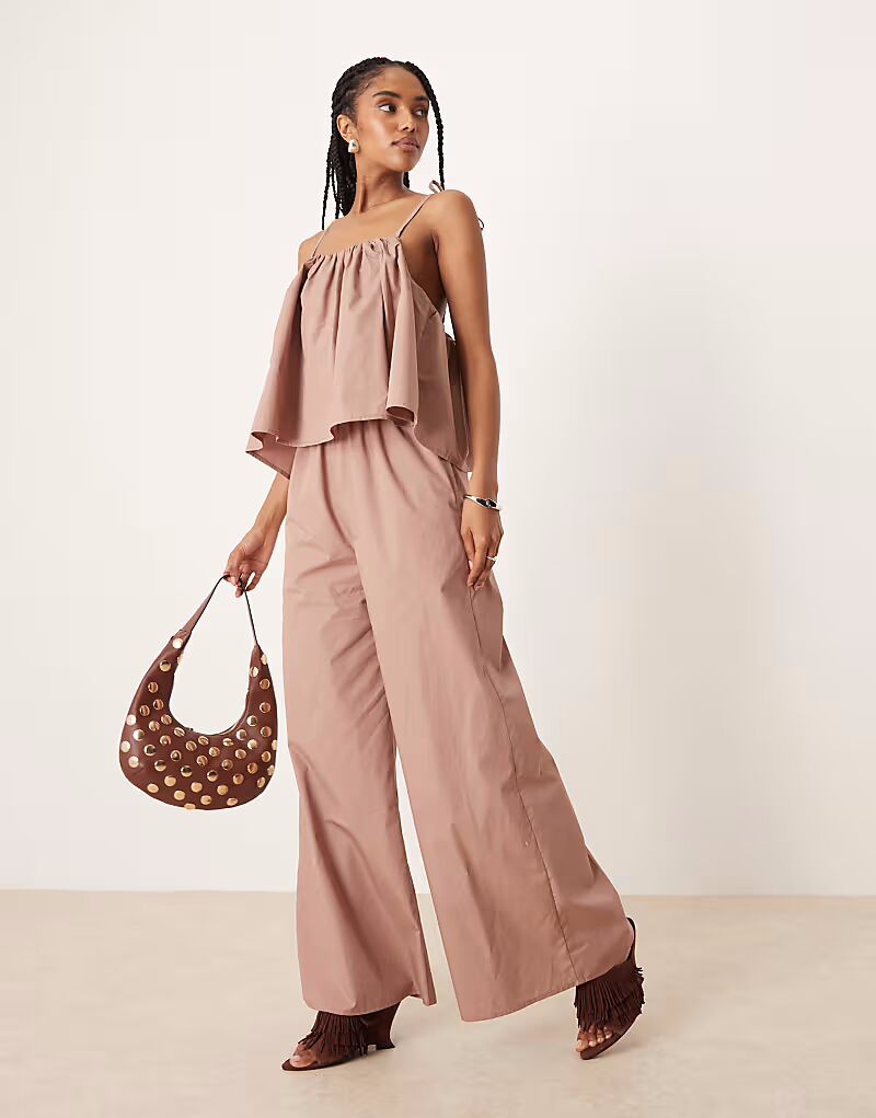 

Многофункциональный двухслойный комбинезон с широкими штанинами ASOS DESIGN в серо-коричневом цвете