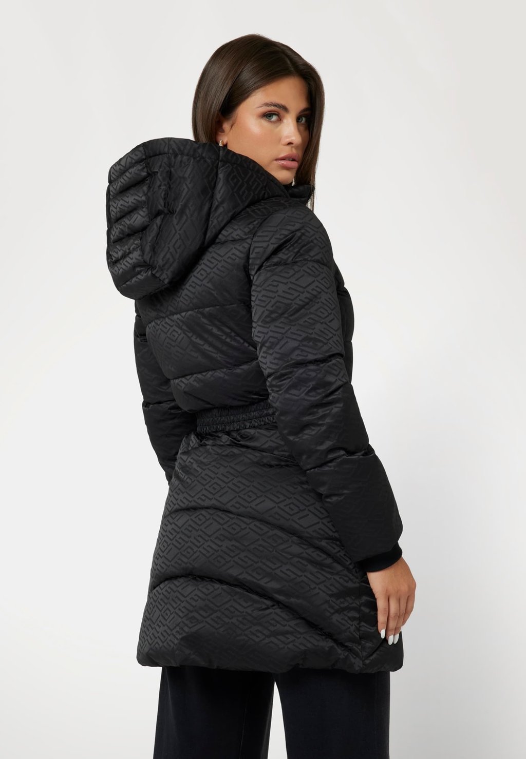 

Зимнее пальто SELINE LOGO MIDI PUF Guess, черный