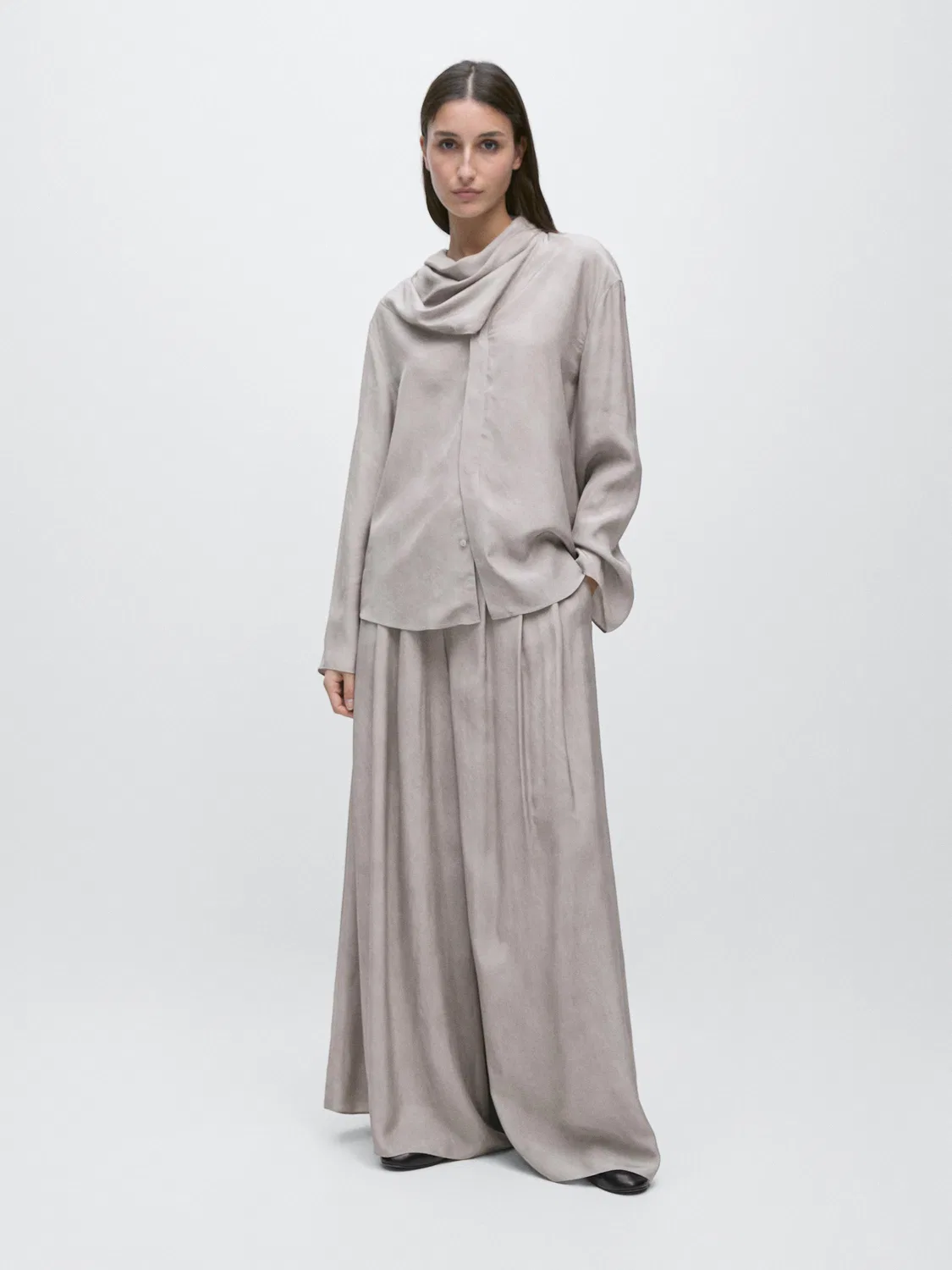Струящаяся рубашка с отделкой в виде шарфа Massimo Dutti, серый