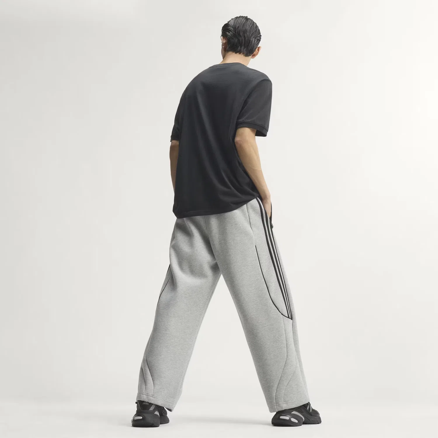 Мужские спортивные брюки свободного кроя Spacer Teamgeist 26 Cutline Adidas Originals, серый меланж — фото 2