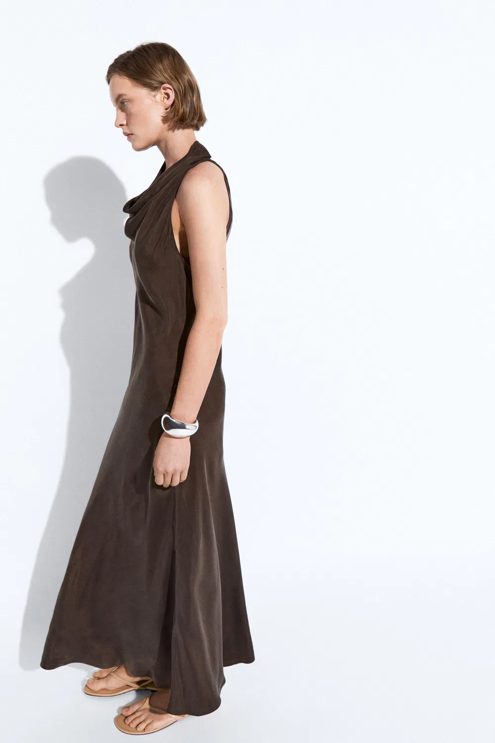 Длинное платье Massimo Dutti Draped Neckline, коричневый — фото 2