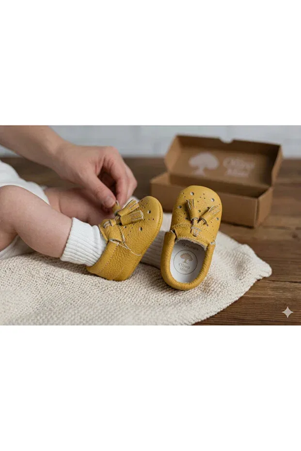 Детские кожаные туфли без застежки с кисточками Olivo Mini, Lemon — фото 2