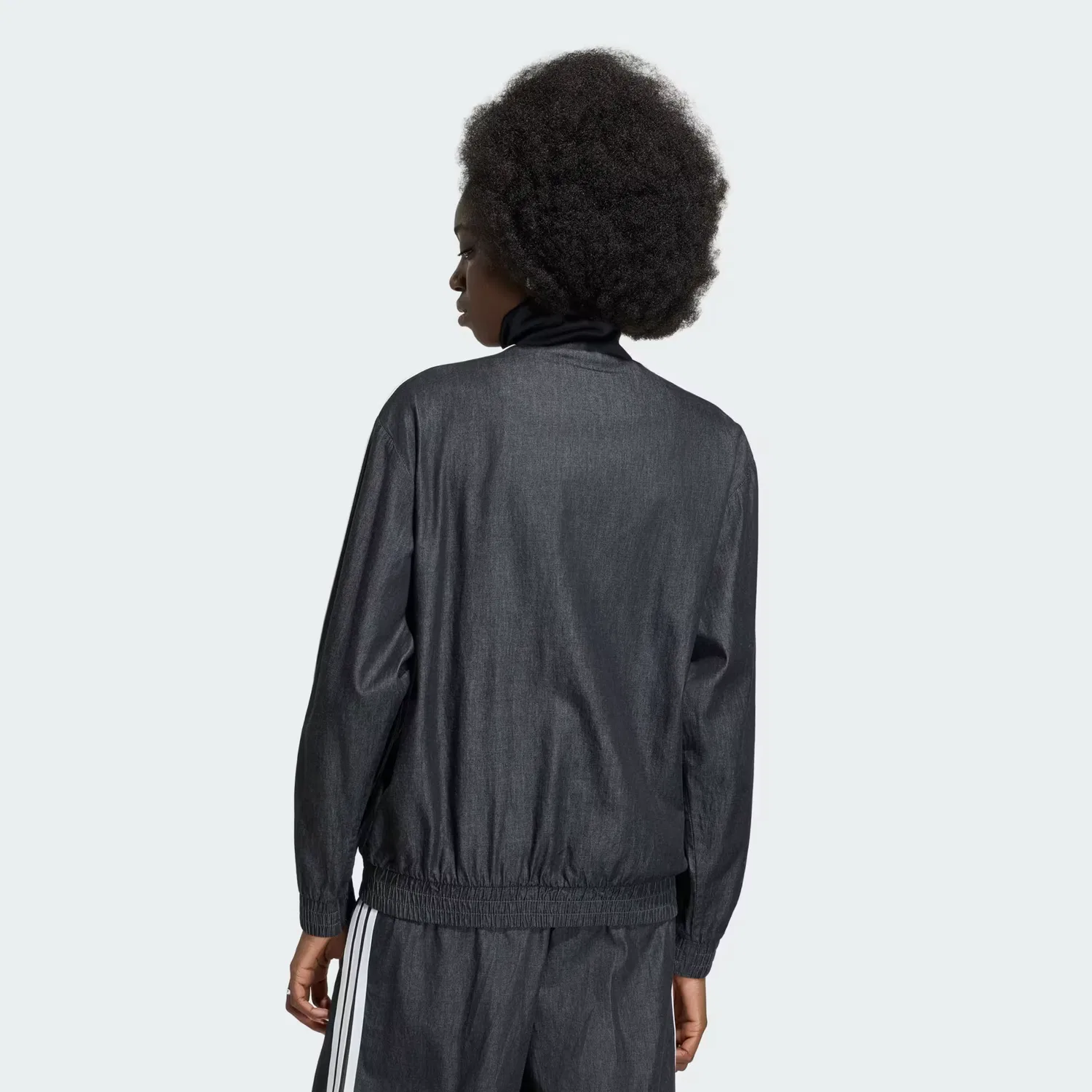 Женская спортивная куртка из денима Summer Glow Light Denim Firebird Adidas Originals, черный деним — фото 2