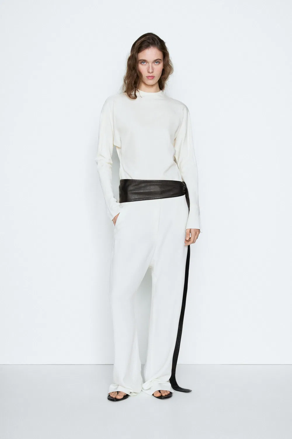 Топ с длинными рукавами и декоративной отделкой на спине Massimo Dutti, кремовый