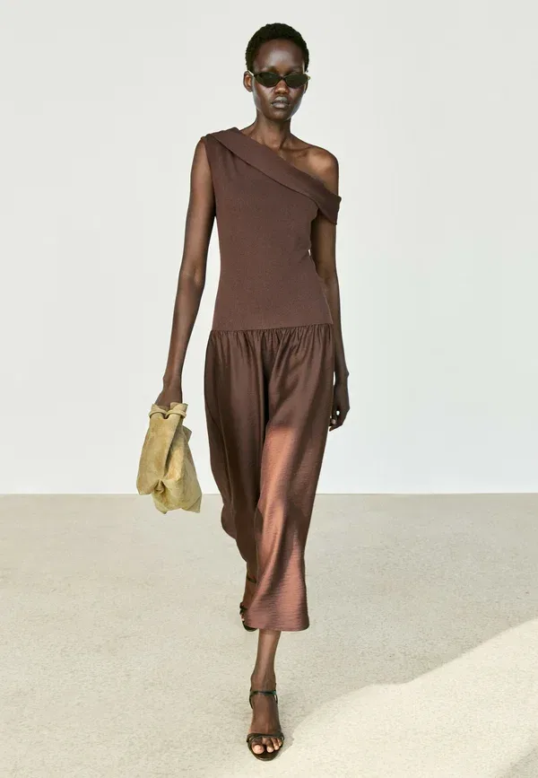Платье асимметричное One-shoulder midi dress, Massimo Dutti, крапчатый темно-коричневый