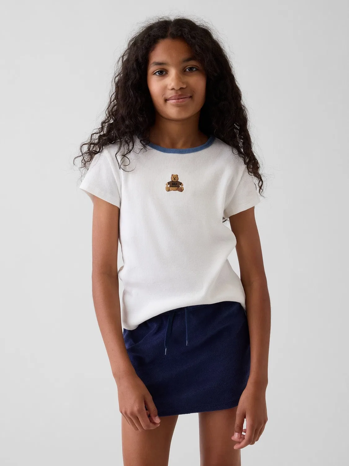 Футболка с вышивкой Gap White (4-13 лет), белый