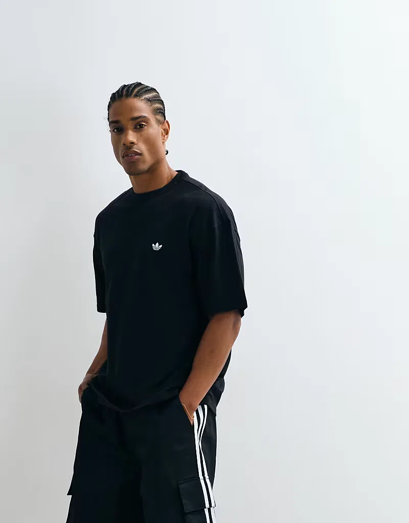 Свободная футболка Adidas Originals Essential, черный