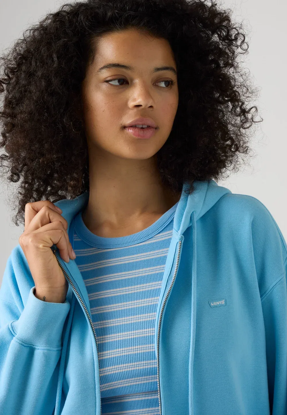 Повседневная толстовка на молнии - свитшот на молнии Levi'S, Alaskan Blue — фото 4