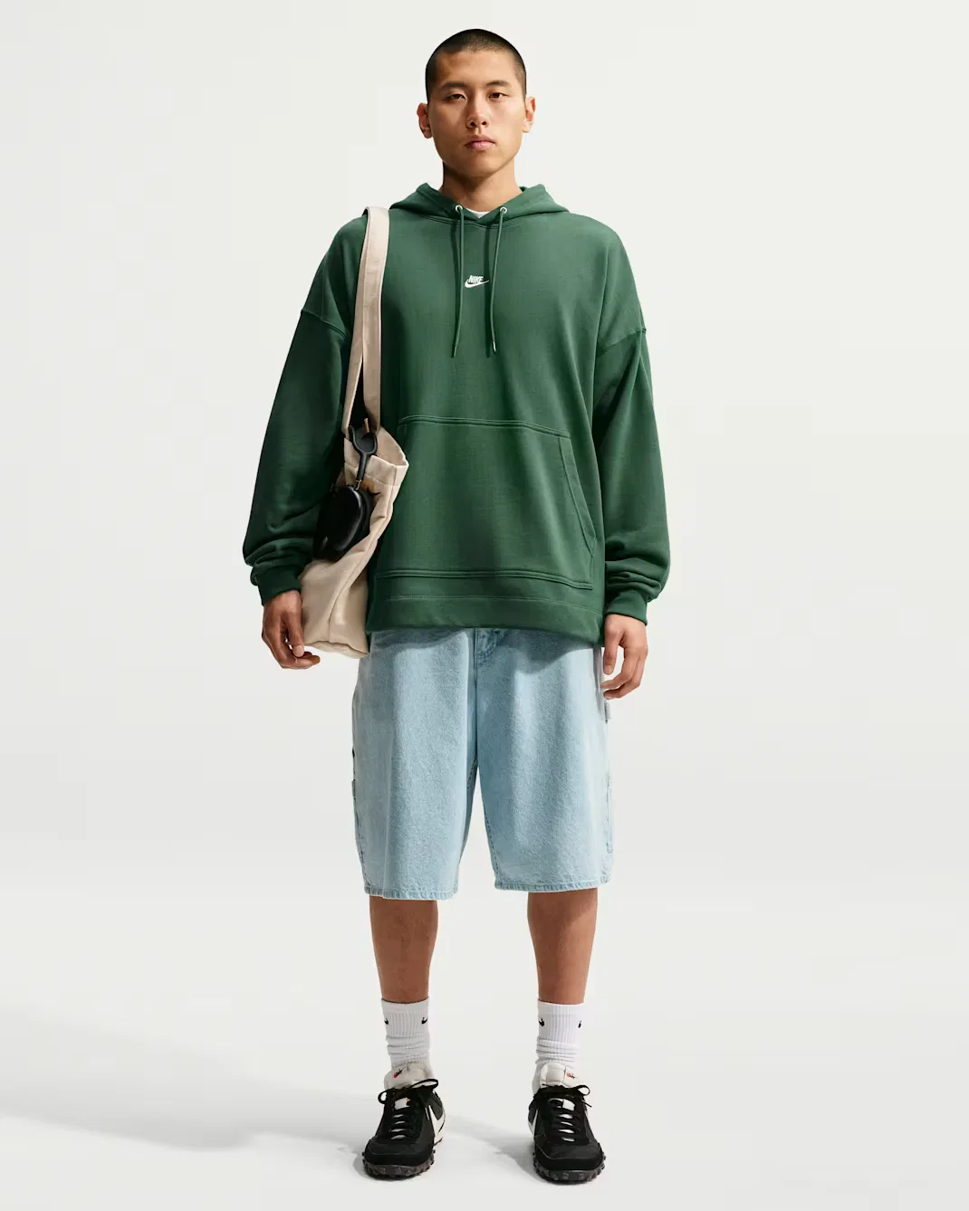 Мужская толстовка с капюшоном из французского махрового трикотажа оверсайз Nike Sportswear Club, Fir/Fir/White — фото 4