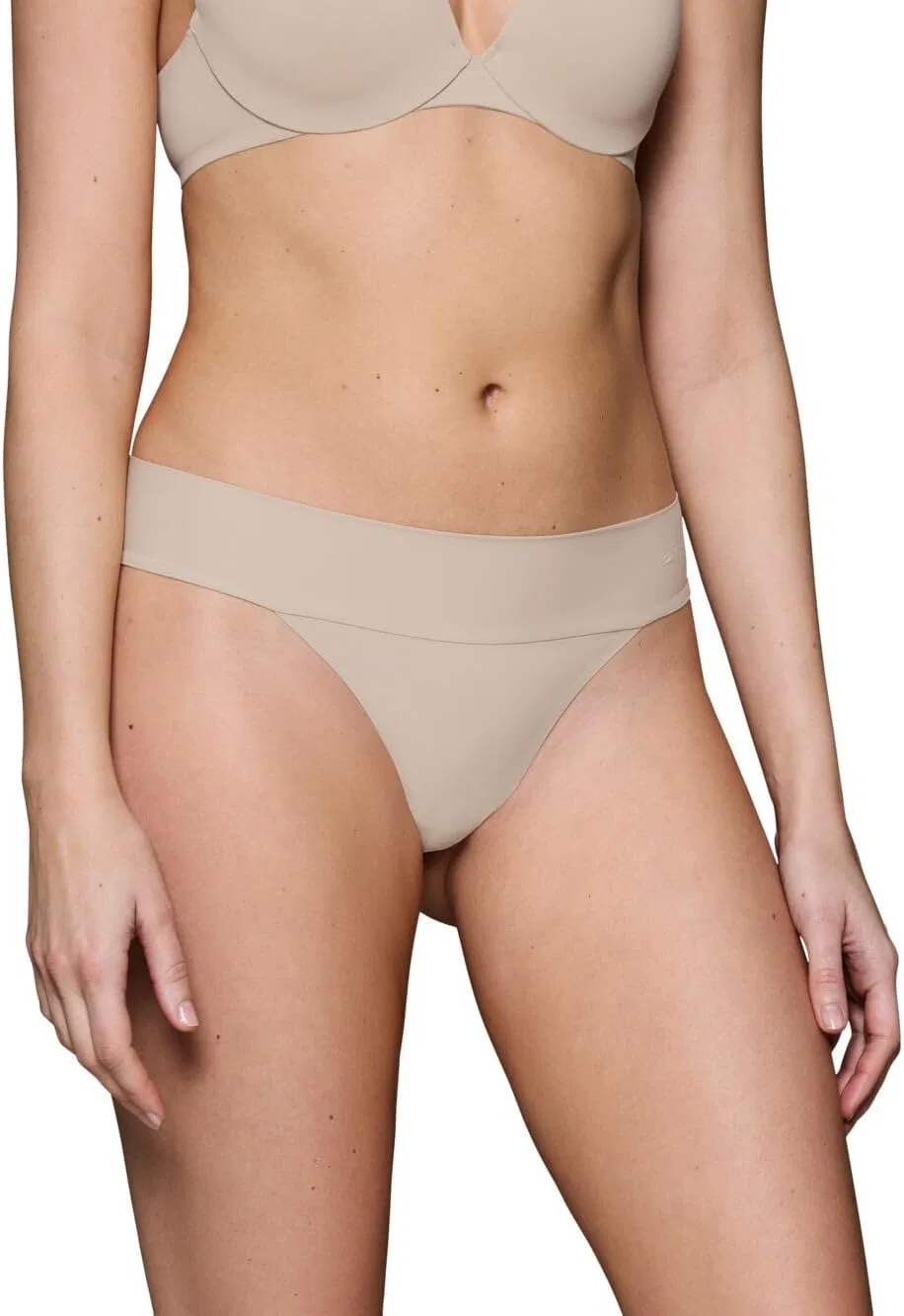Стринги Body Make-Up Illusion String EX, Triumph, 1 шт, 38, Beige (Nude-beige)