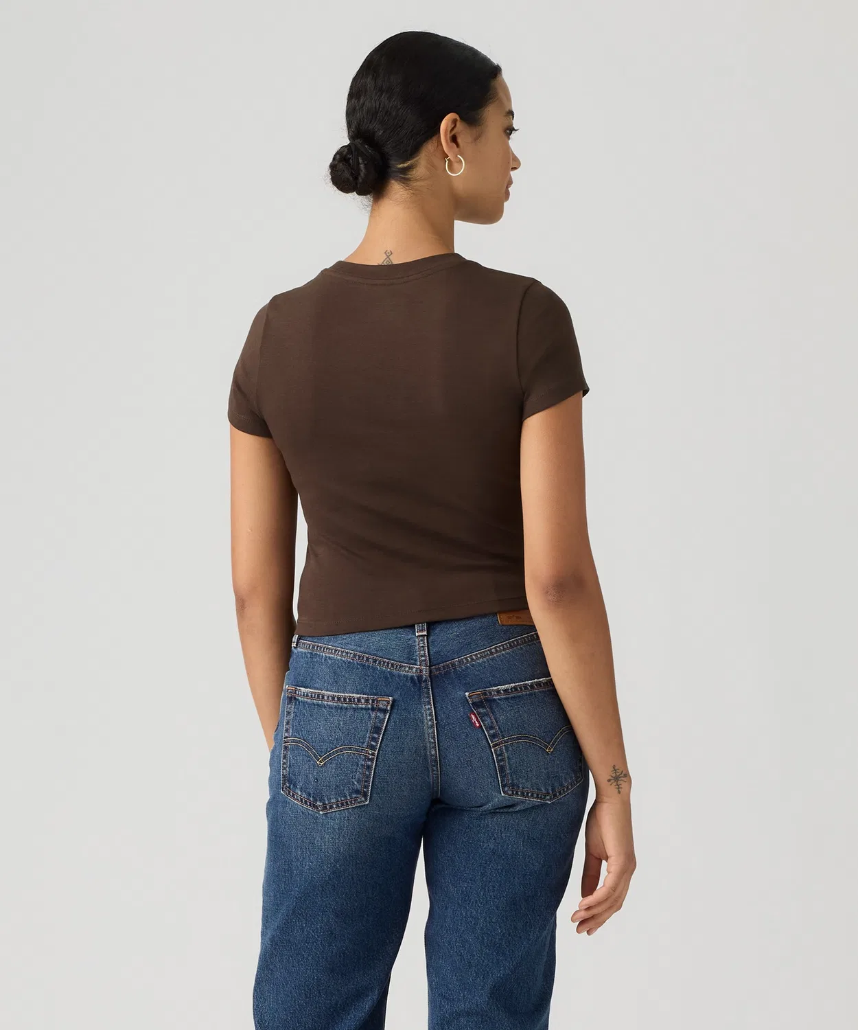 Женская футболка с принтом с коротким рукавом Levi's Graphic Essential Baby T-Shirt, Brown — фото 3