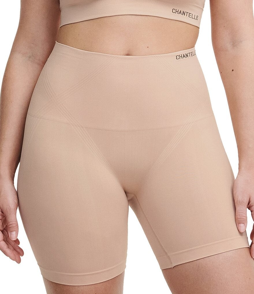 

Моделирующие шорты Chantelle Smooth Comfort длиной до середины бедра, бежевый