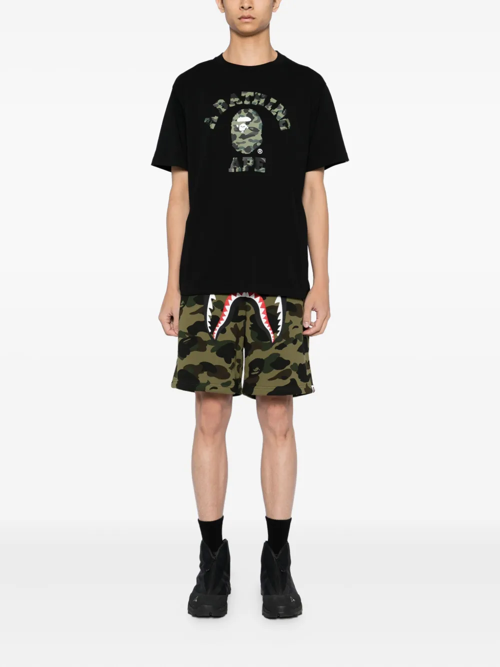 Спортивные шорты 1st Camo Shark A BATHING APE, зеленый — фото 2