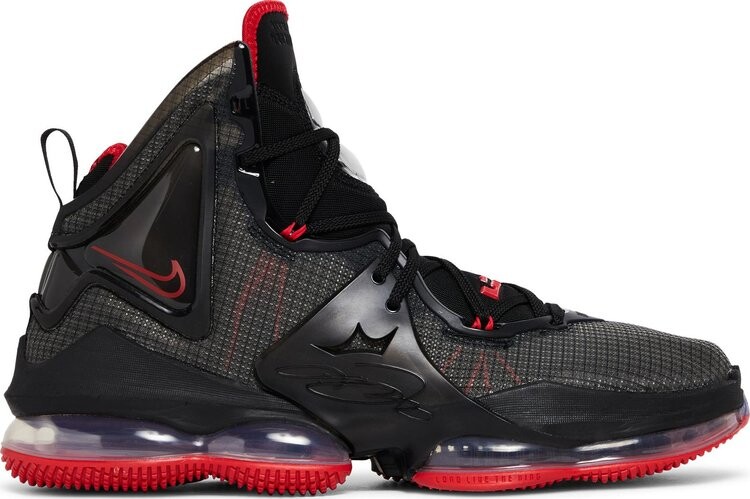 

Кроссовки Nike LeBron 19 'Bred', черный