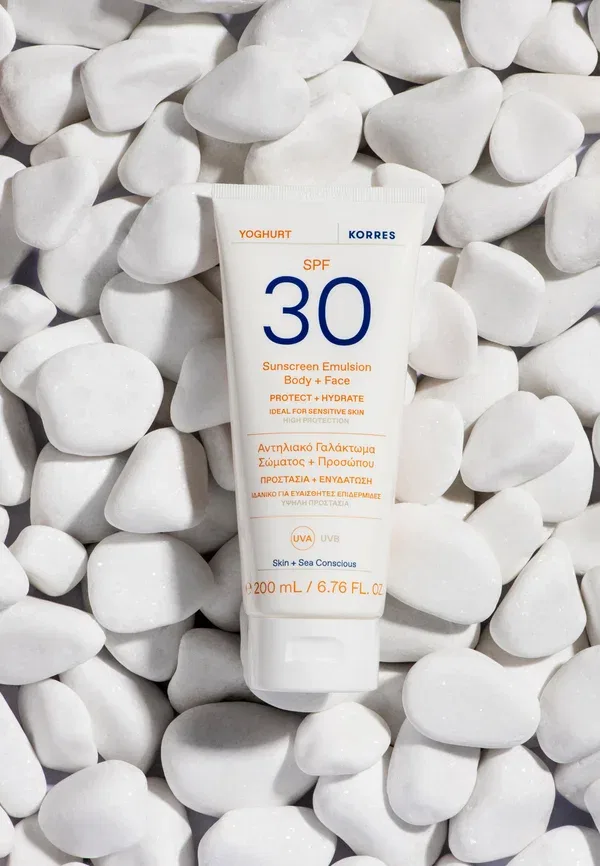 Солнцезащитная эмульсия на основе йогурта для тела и лица, SPF 30 - защита от солнца 200 мл Korres — фото 2