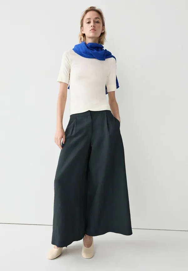 Брюки из вискозы и льна Flowing pleated wide-leg pants, Massimo Dutti, темно-синий — фото 2