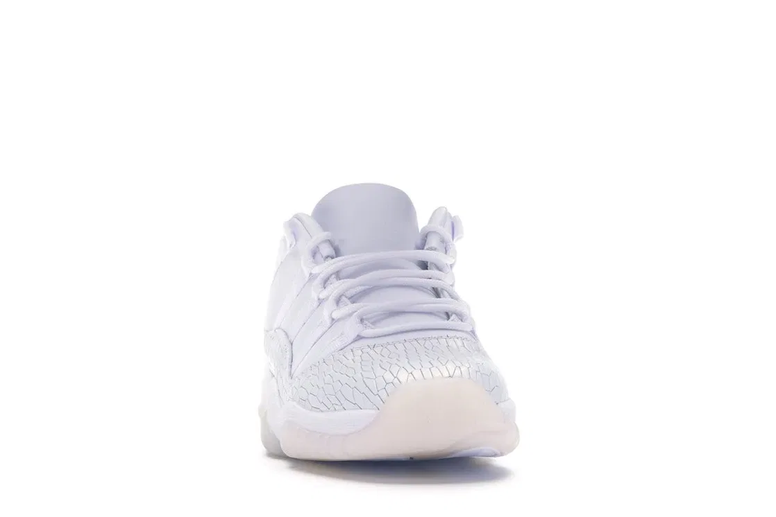 Детские кроссовки с низким верхом Jordan 11 Retro Low Heiress Pure Platinum Jordan, White/White-Pure Platinum — фото 2