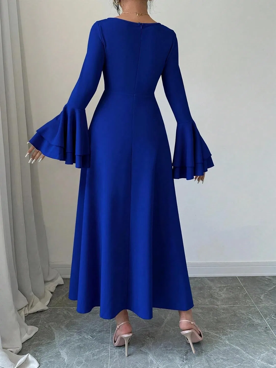 Женское элегантное платье миди A-силуэта с расклешенными рукавами, Royal Blue — фото 2